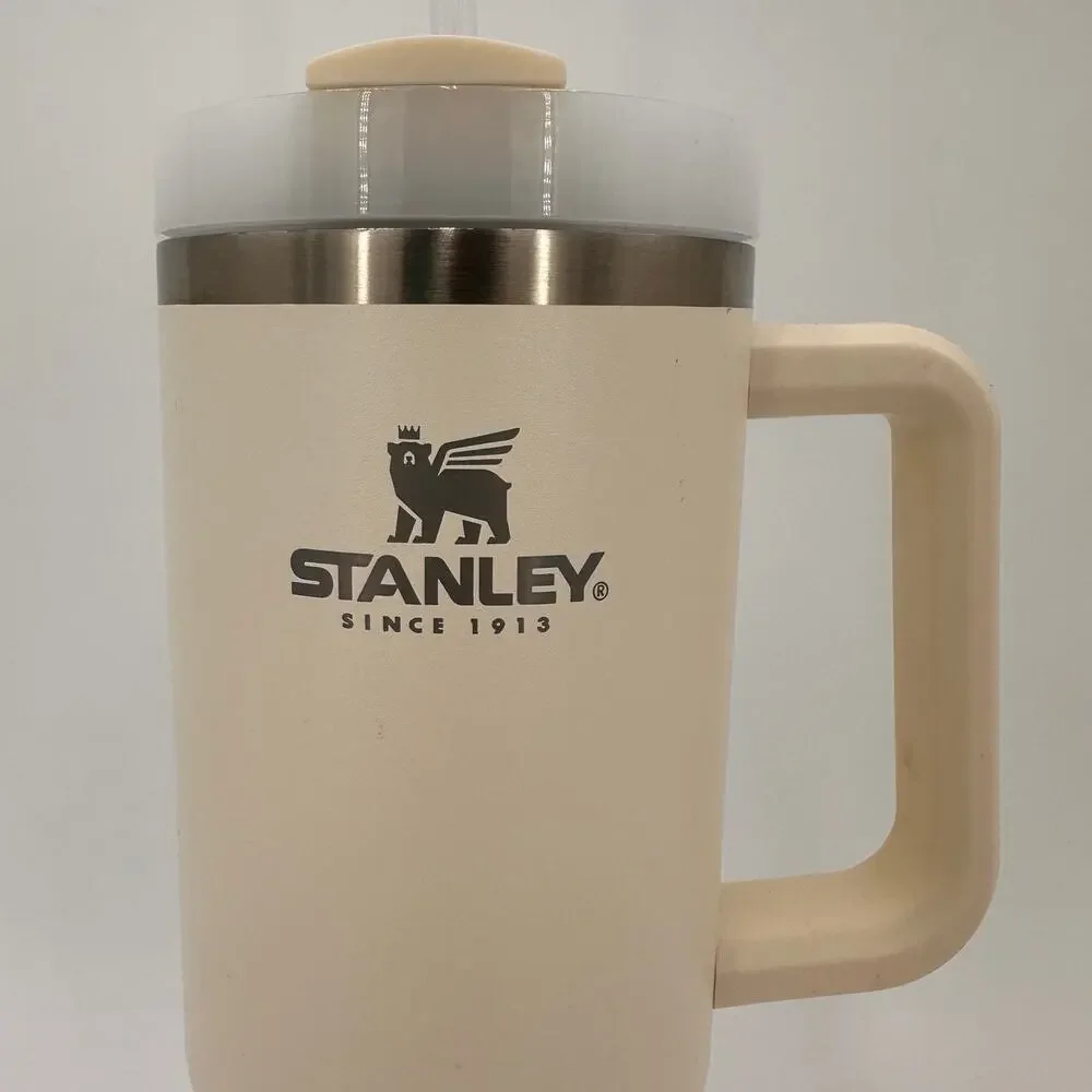 Stanley Cream The Quensher H2.0 The Flowstate 40 oz Tumbler NWOT